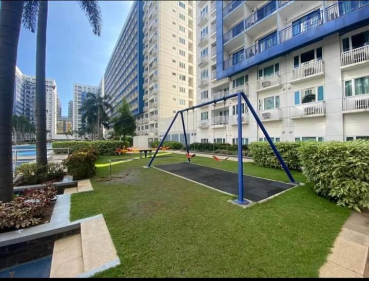Yhanz Z Sea Residences Pasay Exterior foto